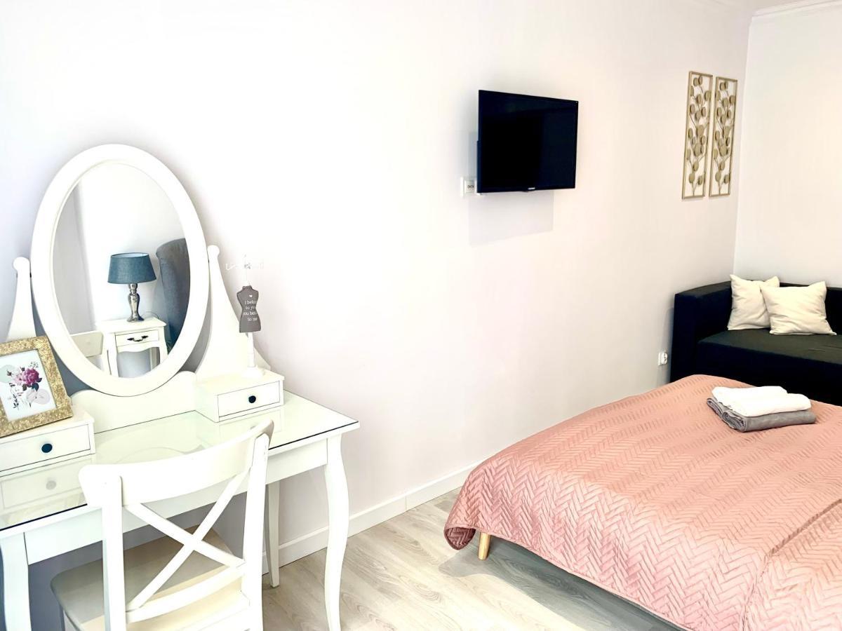Apartamenty Sienkiewicza - Bezplatny Parking, Centrum, Park, Fv เคียลเซ ภายนอก รูปภาพ